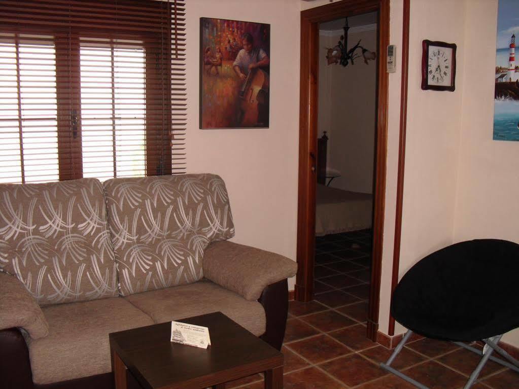 Hostal Costa De La Luz Conil De La Frontera Esterno foto
