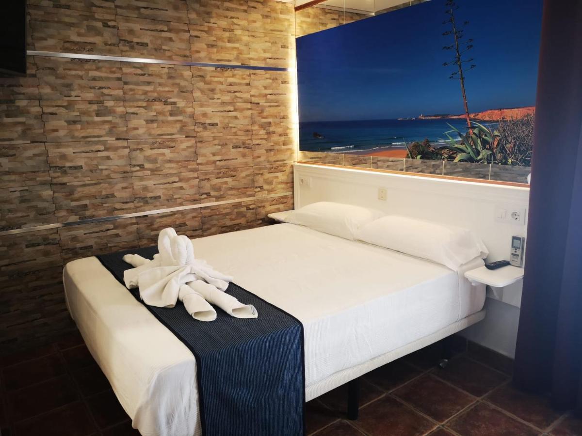 Hostal Costa De La Luz Conil De La Frontera Esterno foto