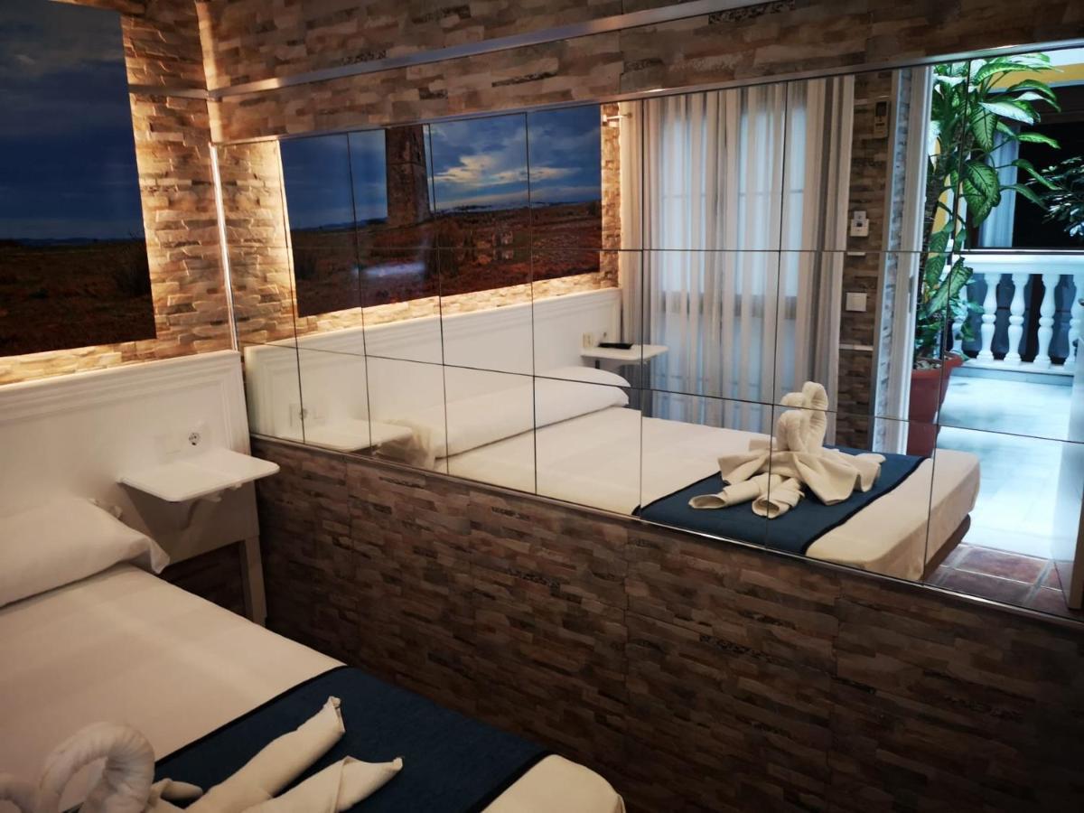 Hostal Costa De La Luz Conil De La Frontera Esterno foto