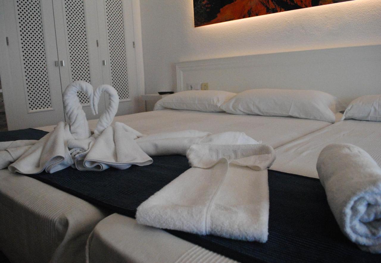 Hostal Costa De La Luz Conil De La Frontera Esterno foto