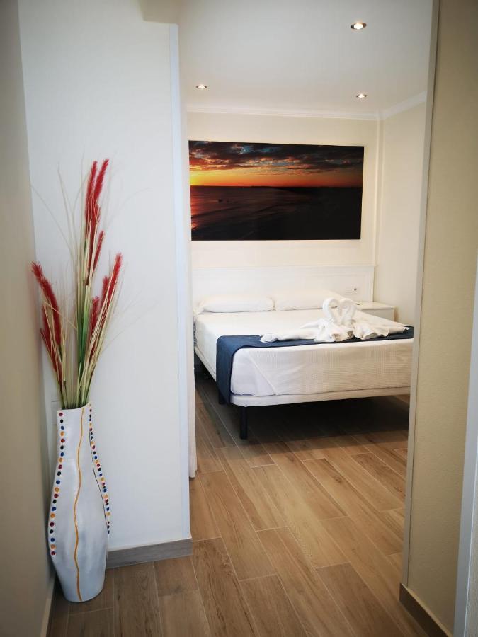 Hostal Costa De La Luz Conil De La Frontera Esterno foto