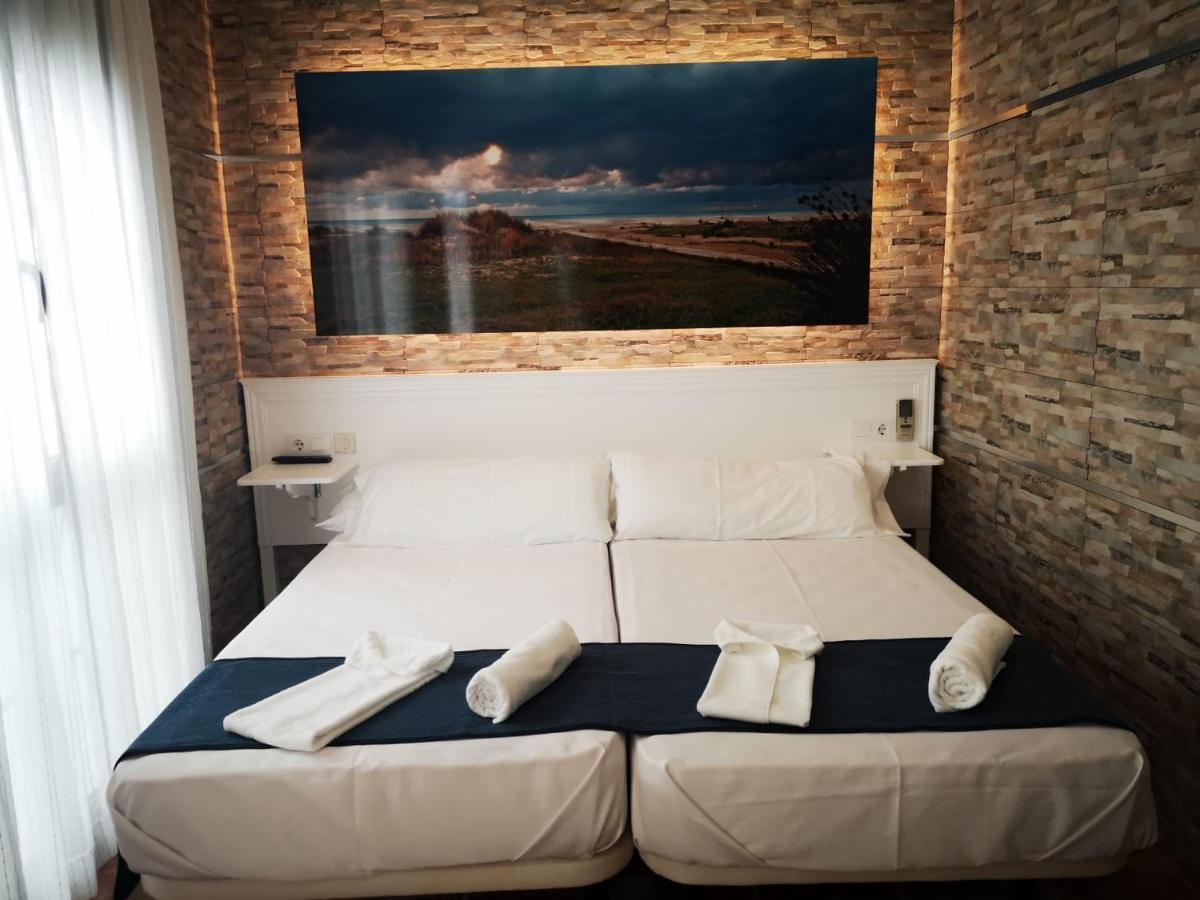 Hostal Costa De La Luz Conil De La Frontera Esterno foto